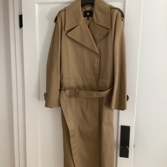 Banana Republic Khaki Timeless Trench- Small - Picture 2 of 6